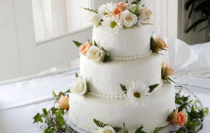 Co zrobić z ciastem po weselu